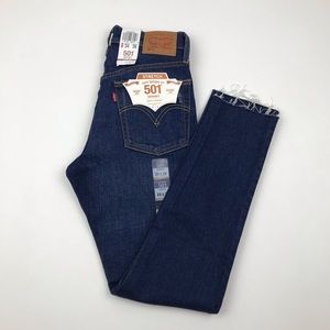 Levi’s jeans size 28